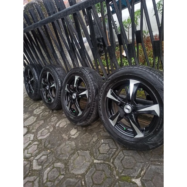 4 velg R14 PCD 100+Ban 175/65 80% Agya ayla calya sigra karimun atoz visto datsun classy charade