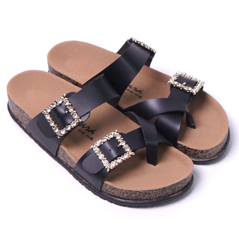 SARASARA YUK - Sandal Wanita Slop Casual Model Birken Sol Puyuh SARA SARA KIARRA Sendal Selop Cewek Kulit Santai Strap Gesper Ban dua Empuk Size 36 37 38 39 40 Warna White Hitam Black Anti Slip Premium Original Kekinian Terbaru Shoes ORI Mall Official Sto