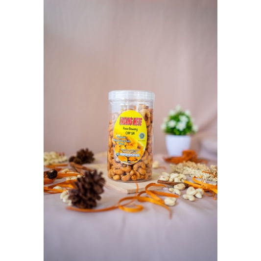 

mete goreng rasa bawang ukuran toples 500 gram
