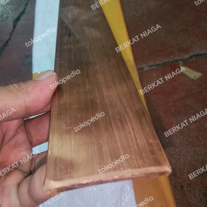 

PLAT STRIP TEMBAGA BUSBAR TEBAL 3MM X 50MM X 1000MM