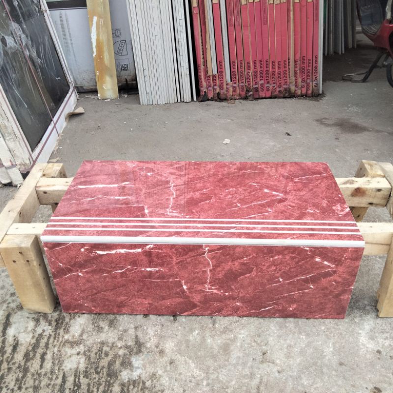 Granit tangga ukuran 30x60 20x60 motif marmer spiner red
