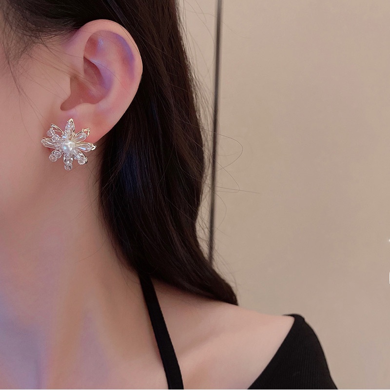 Korea Cahaya Mewah Elegan Baru Halus Desain Niche Anting Bunga Kristal Temperamen Perempuan Giwang Mutiara