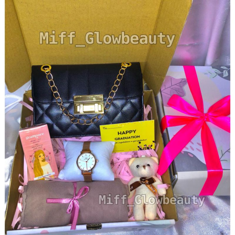 

Promo 7.7 REAL PICT - HAMPERS GIFT BOX TAS CEWEK / KADO CEWEK / HAMPERS CEWEK / KADO WISUDA / KADO
