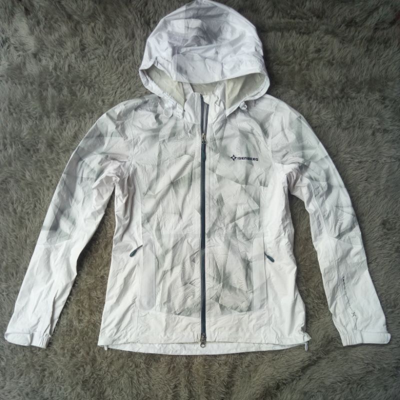 Jaket Nepa Isenberg
