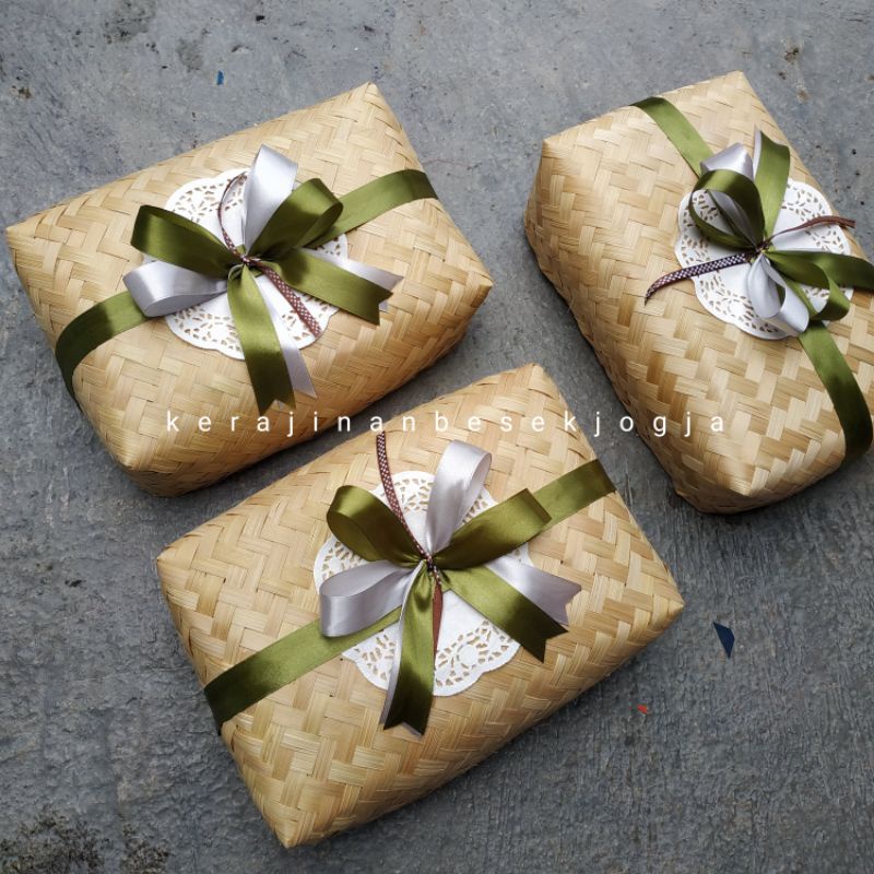 SEPASANG BESEK 20X30 NATURAL PITA /besek pita/besek bambu/besek anyam/besek Jogja/besek hantaran/ses