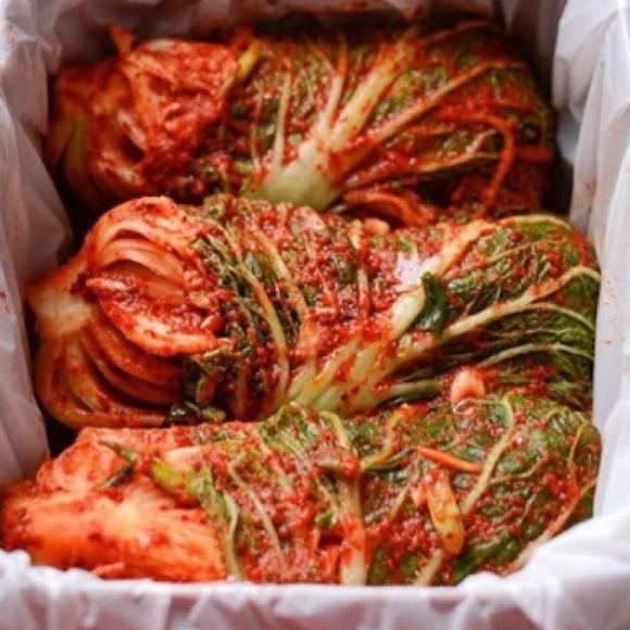 

マ Kimchi Korea 500 gram HALAL - Sawi, Lobak, Daun Bawang Korea Halal Kimchingu Surabaya Model Baru