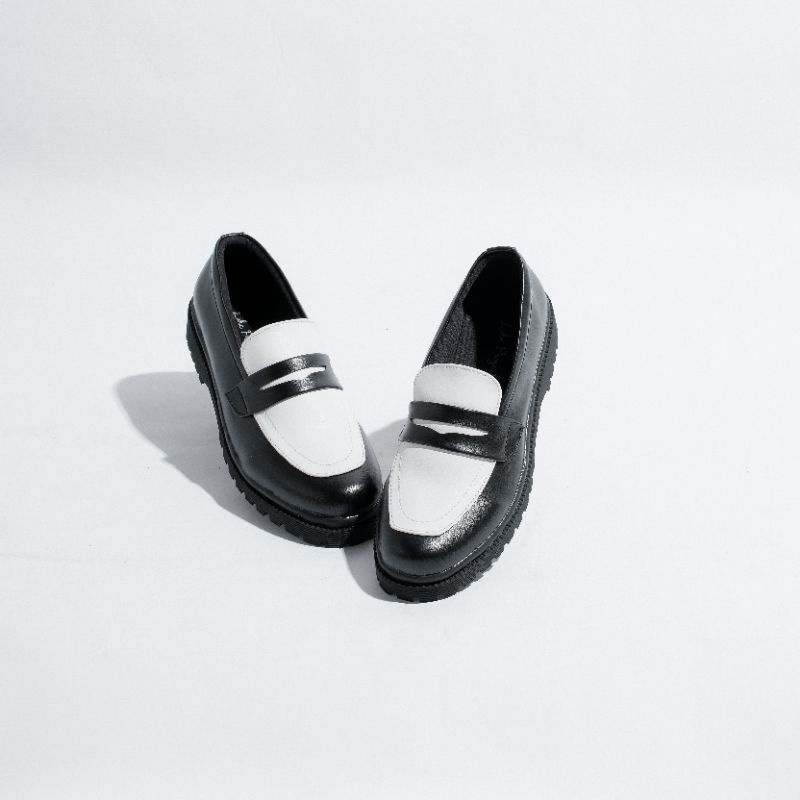 Sepatu slip on wanita &quot;KHAILA SHOES&quot; - LIKE PROJECT