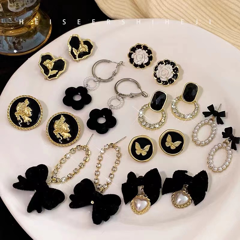 Anting Butik Fashion Baru Kepribadian Anting Liar