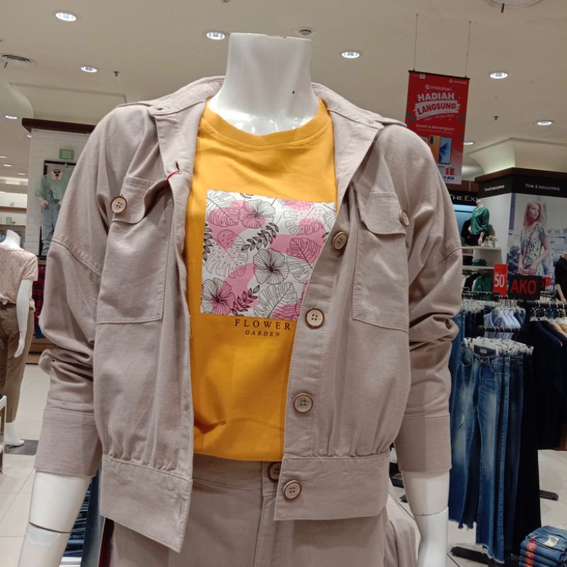Ako Jeans Ecru Jaket Crop wanita