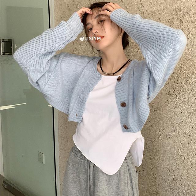 Suhao Biru Muda Pendek Rajutan Cardigan Wanita Musim Semi One-Piece Jepang Lembut Pria Kecil Memakai Atasan Lengan Panjang