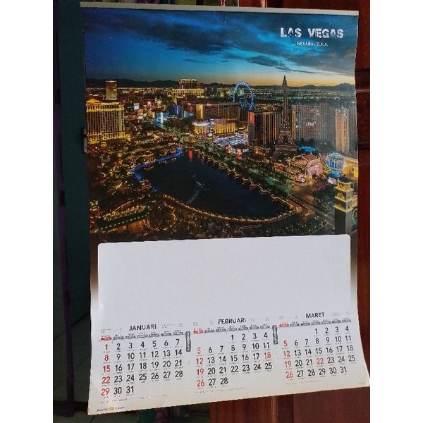 

kalender dinding 2023 motif pemandangan kota2 di dunia malam hari