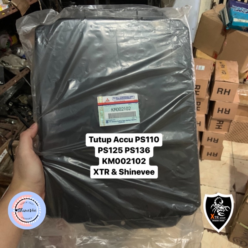 Tutup Accu PS110 PS125 Tutup Aki Canter Hitam KM002102 Cover Accu PS136 asli 100%