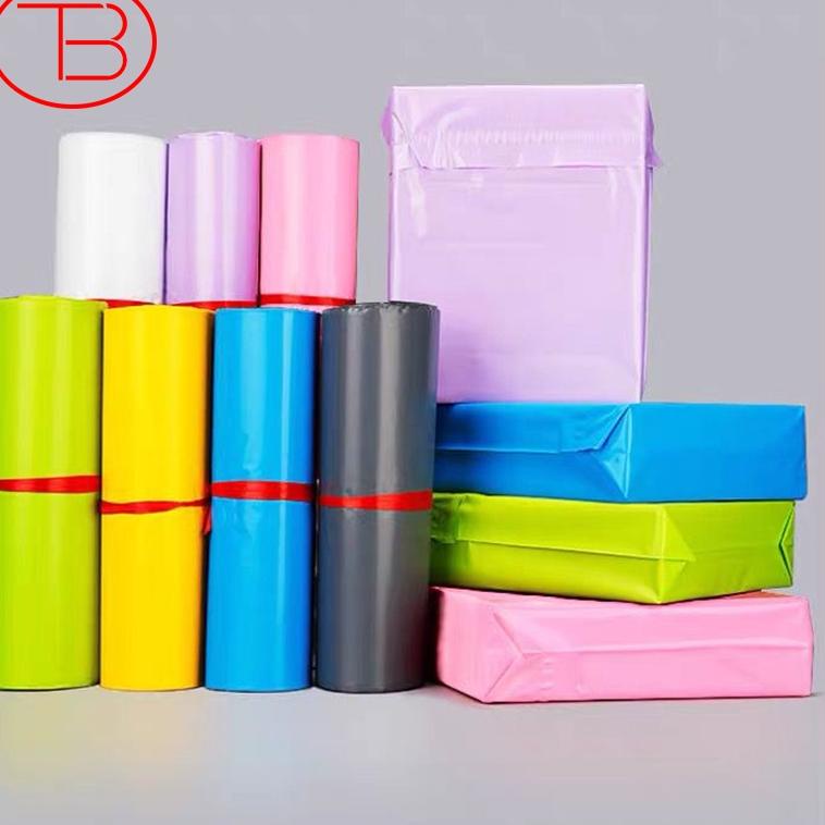 

Spesial Plastik Packing Baju Olshop / Polymailer Glossy LDPE 35X50CM ISI 50PCS Lentur Tidak Mudah Sobek Lem Perekat ..,,.,,.,