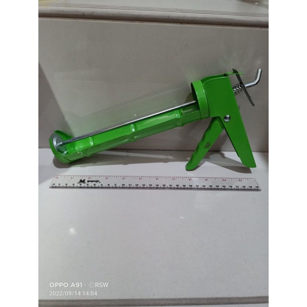 

tembakan lem kaca botol