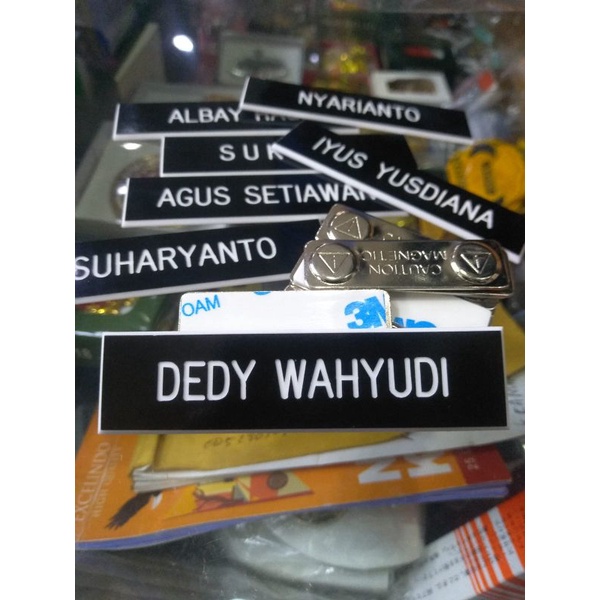 

name tag | papan nama akrilik magnet