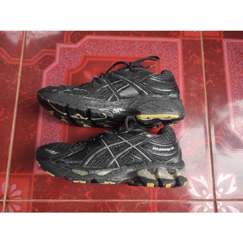 SEPATU ASICS BEKAS / SECOND SIZE 38.5