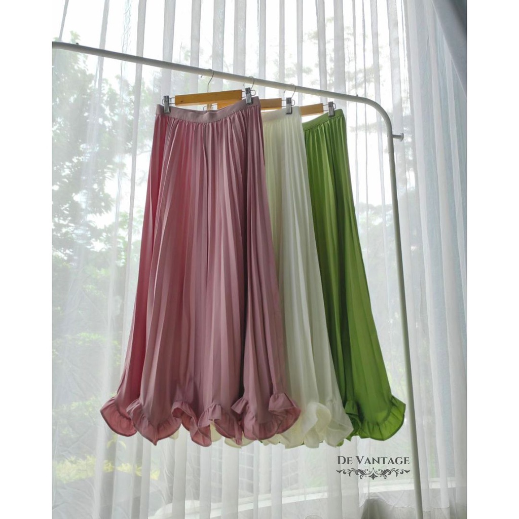 Rok Plisket Polos dengan Frill / Plain Pleated Skirt with Frills