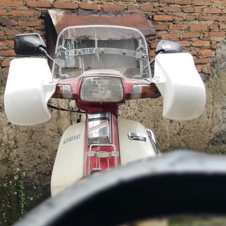 SALEE.. Windshield Classic Motor Universal Honda Astrea Grand, Star, Prima, Supercup, C70,Suzuki RC