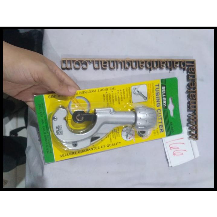 

Promo Alat Pemotong Pipa Manual Sellery Cutter Tube Pipe Cutting Pisau