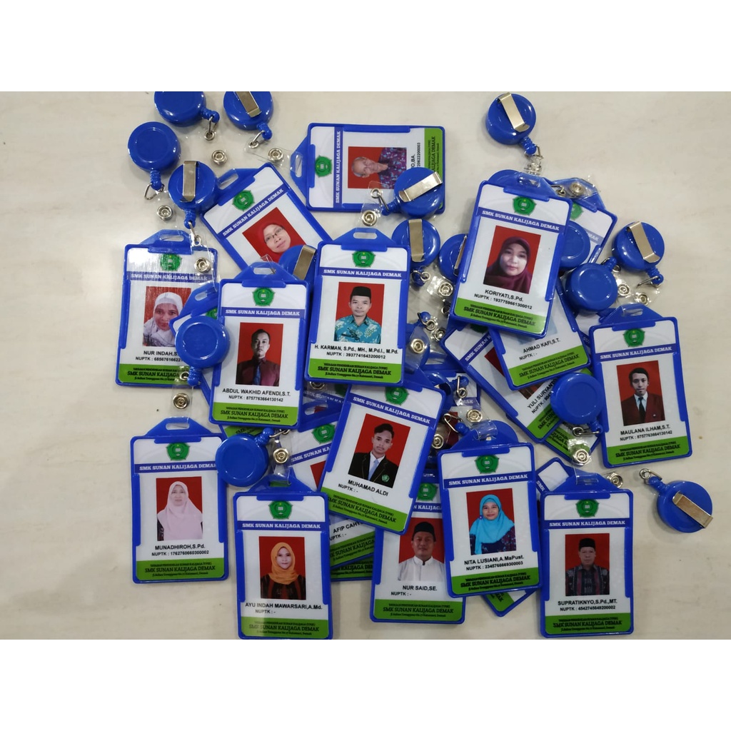 

Cetak ID CARD bahan PVC Kartu Member Kartu pelajar Bahan Tebal Anti Luntur