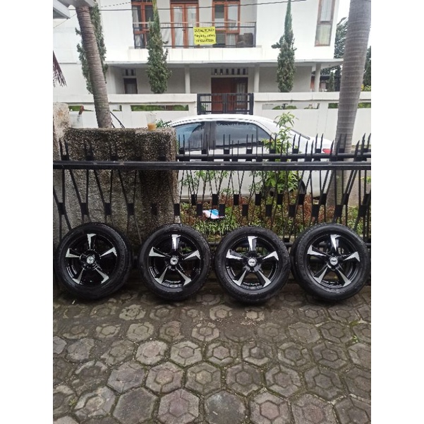 4 velg R14 PCD 100+Ban 175/65 80% Agya ayla calya sigra karimun atoz visto datsun classy charade
