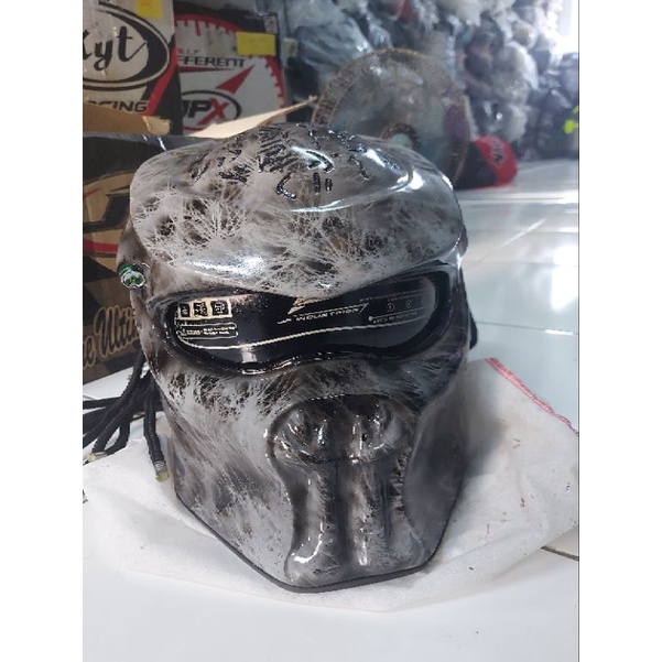 HELM PREDATOR JPR TIPE ALIEN