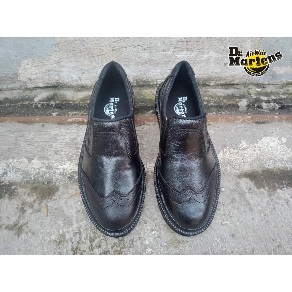 Sepatu Slip On Loafers Docmart Kulit Hitam