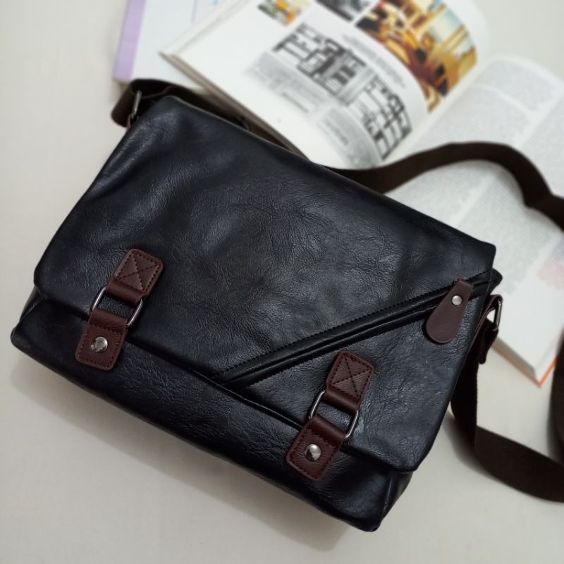 Preloved Tas Pria Messenger Bag Tas Selempang Brown Leather