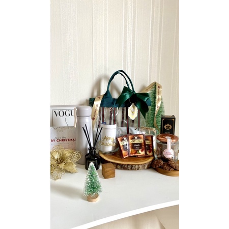 

Natal Christmas & New Year Premium Hampers Ready Stock