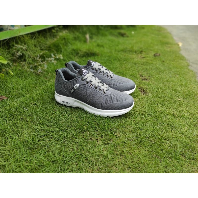 Sepatu pria sneakers phylon terlaris