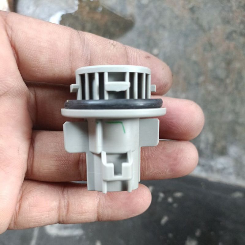 soket fitting lampu sein lampu depan x-over neo baleno ertiga yaris grand max innova 2004 2006 2008 