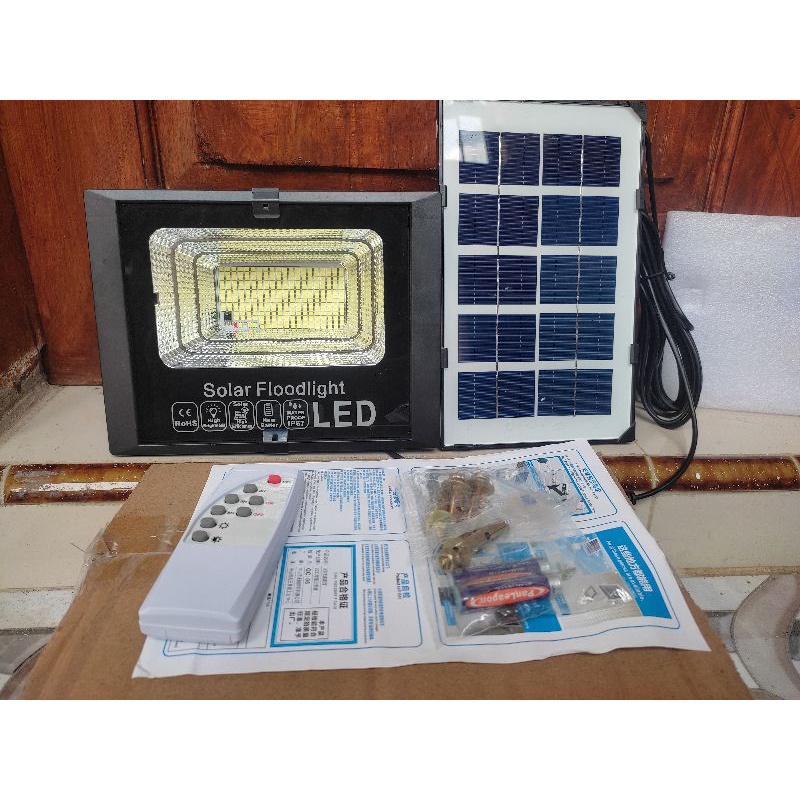 Lampu Sorot Panel Sollar Tenaga Surya 100 Watt