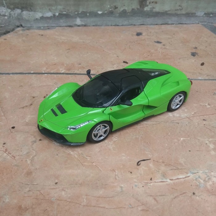 MAINAN ANAK MOBIL DIECAST FERARI BISA BUKA PINTU HIJAU