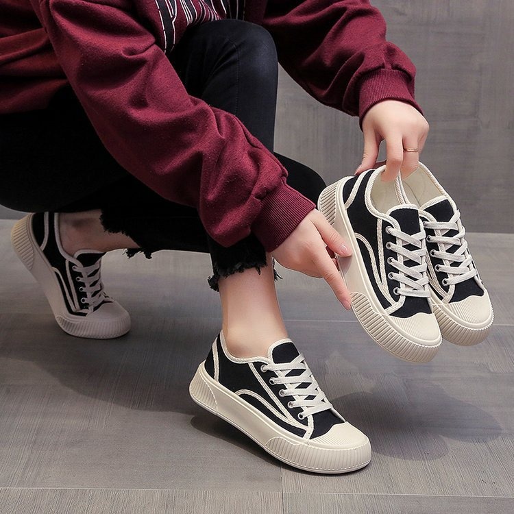 (SALE) SH2261 Chubbygrosir Sepatu kets sport kanvas kasual penambah tinggi badan sol 4 cm anak usia 