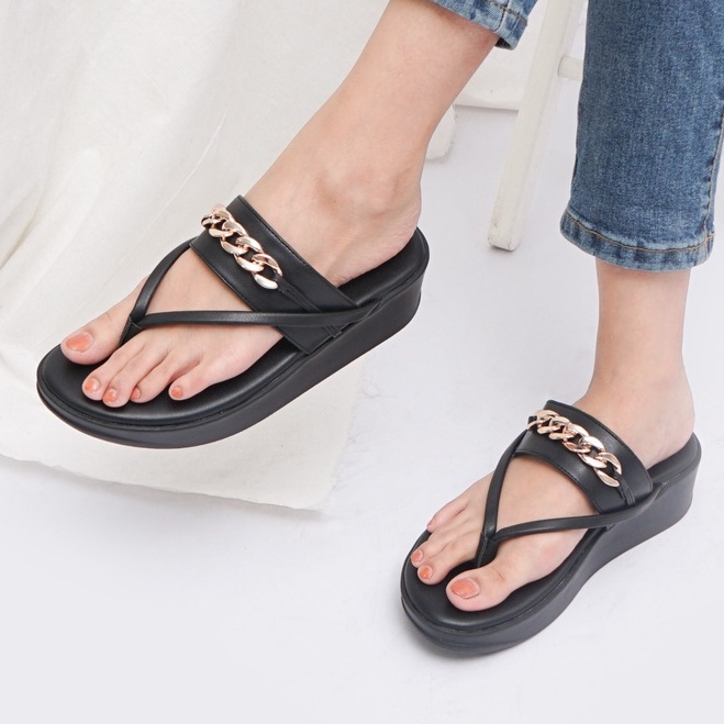 SARASARA YUK - MIRZA Sandal Wanita Jepit Casual Size 36 - 40 Model Chain Sendal Japit Cewek Bahan Kulit untuk Jalan Pergi Santai Slop Warna Black Hitam Capit Rumah Tidak Licin Premium Original Sara Sara Kekinian Terbaru Shoes ORI Mall Official Store