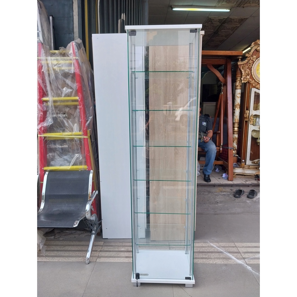 Lemari hias full kaca