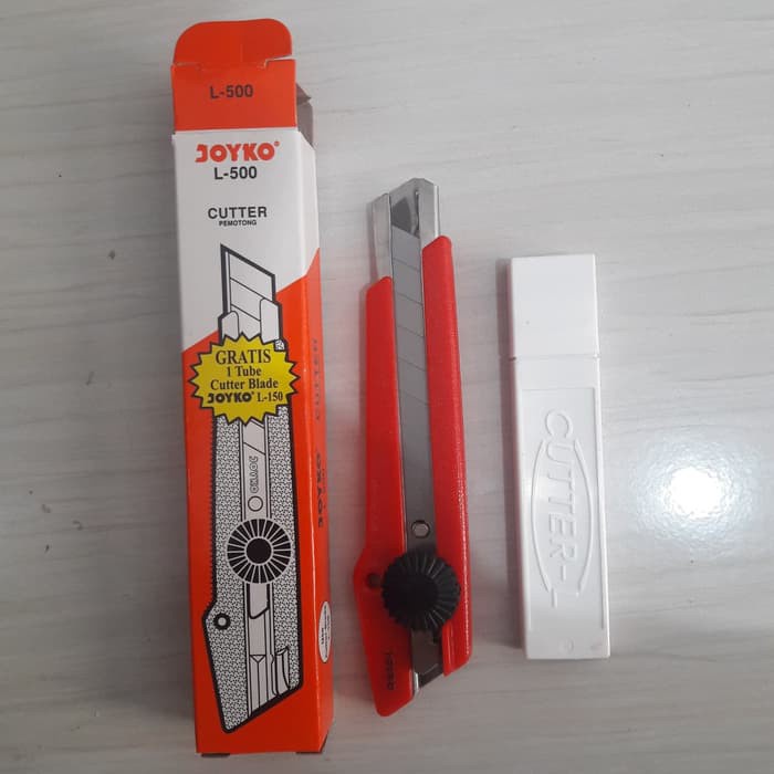 

Pisau Cutter Joyko L-500 Besar free isi ulang cutter 1tube isi 5pcs