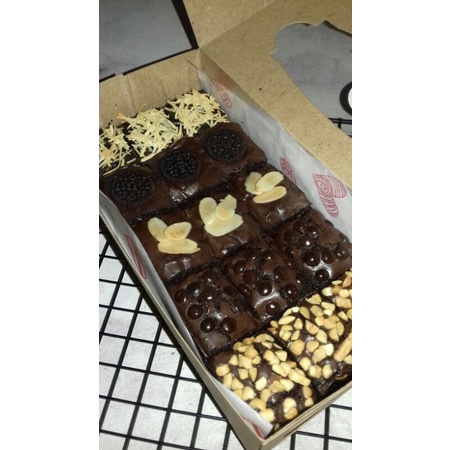 

BROWNIES PANGGANG SUPER NYOKLAT