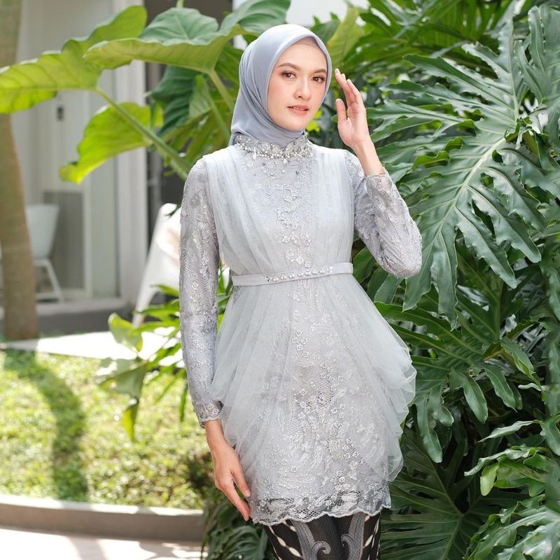 BATIK EXPRESS - NEW ARRIVAL BIANCA SILVER  BAJU KEBAYA BRUKAT TULLE MODERN KEBAYA WISUDA KEKINIAN ATASAN KEBAYA REMAJA DEWASA ALLSIZE KEBAYA LAMARAN BAJU COUPLE TUNANGAN TERBARU 2022