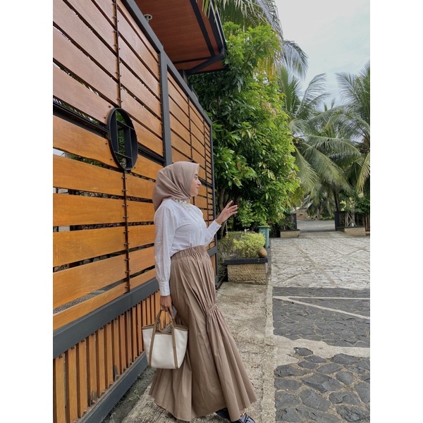 Rok karet depan