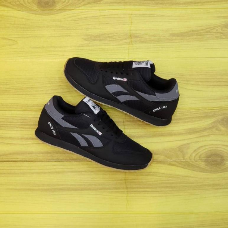 [A-4-E ㊚] Sepatu Olahraga Pria Reebok Classic / Reebok Classic Grade Ori With Box Sepatu Pria-trendi