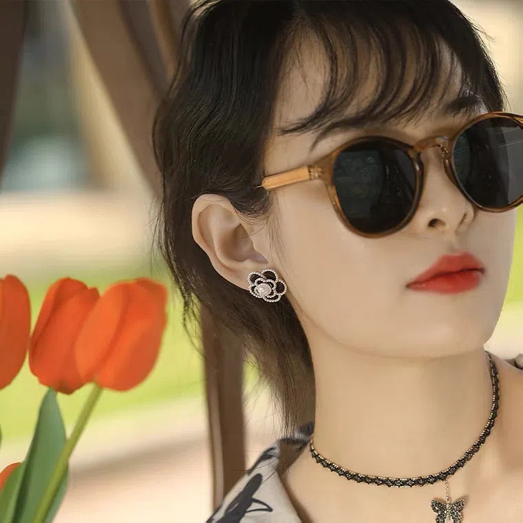 YEEZII Anting Tusuk Camellia Mutiara Elegan Kamelia Fashion Hypoallergenic Piercing Earring Earings Emas Untuk Perhiasan Aksesoris Wanita