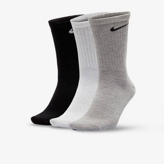 kaos kaki sport black white high quality sports socks