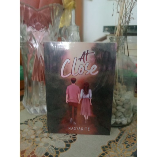 Preloved Novel Ori Murah Nagyagite - At Close