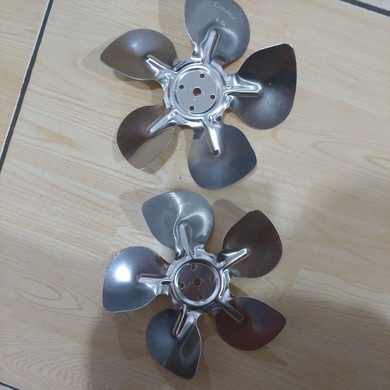 BALING BALING DINAMO SHOWCASE KULKAS