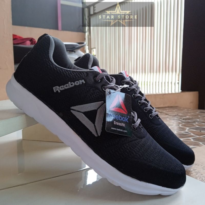 SEPATU REEBOK SPORT 01 HITAM PUTIH SEPATU PRIA/WANITA