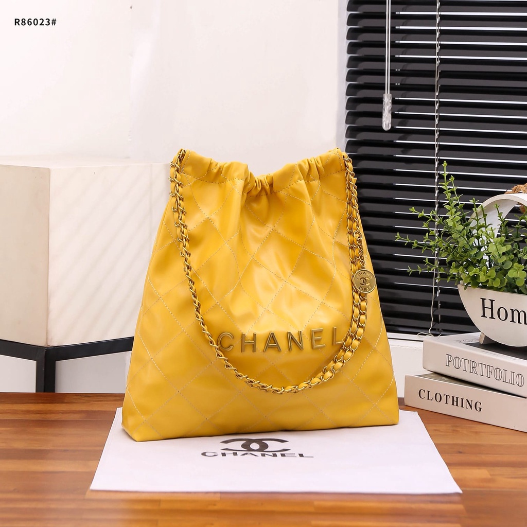 Ch Large 22 Leather Tote Bag's Gold Hardware R86023