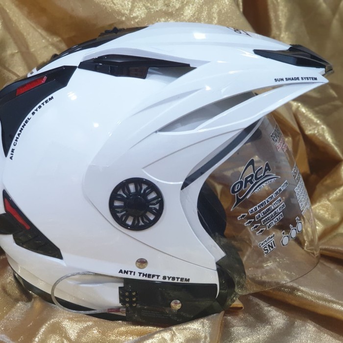 Helm Orca Helm Berpendingin