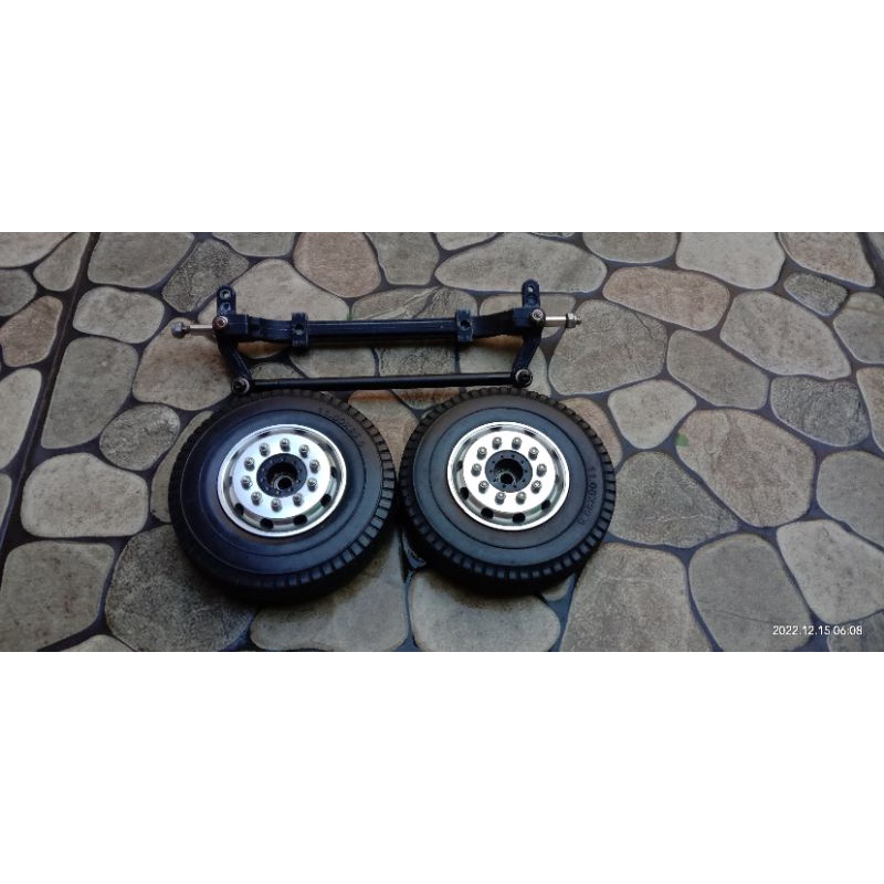 Ban RC TRUK/BUS skala 1:14 satu set dengan front axle cocok untuk miniatur bus atau truk