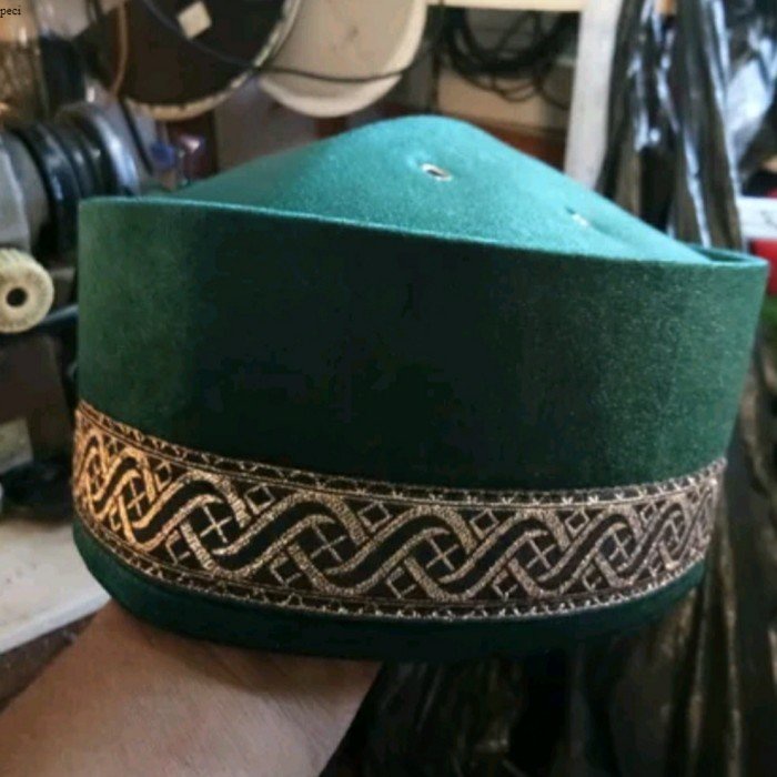 Peci/Songkok/Kopiah uje bludru hijau tua renda ulir - 9